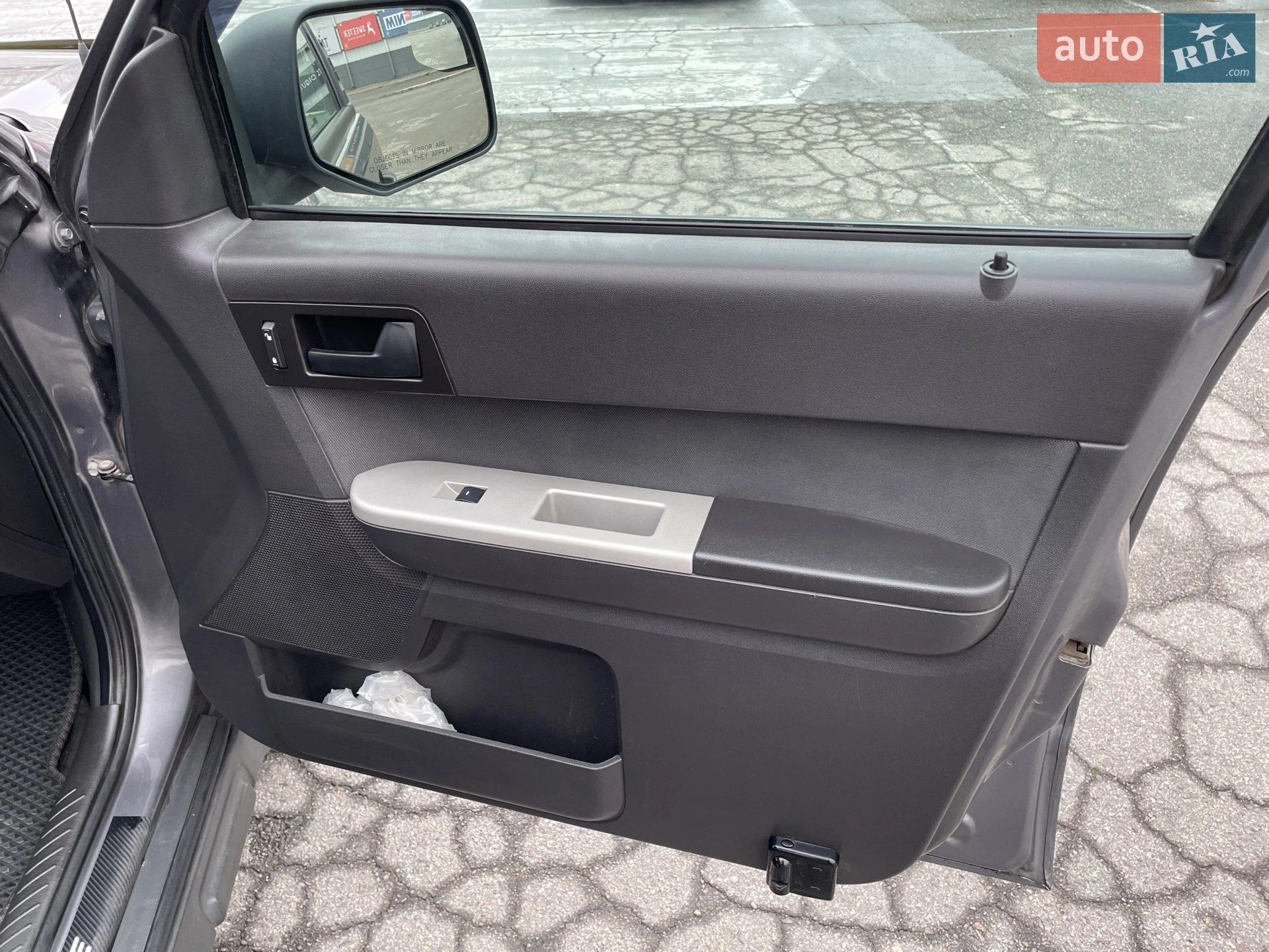 2010 Ford Escape - мініатюра 24