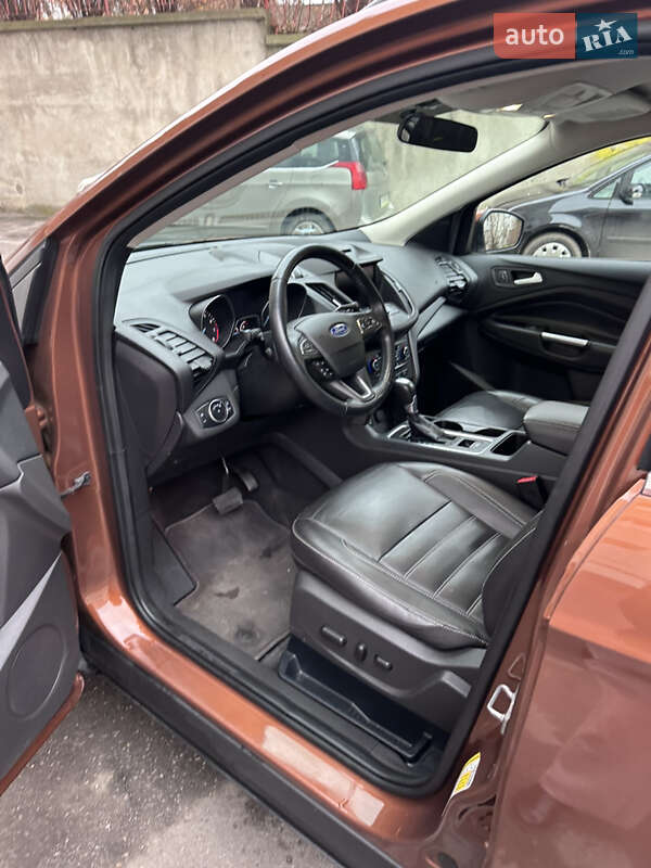 Позашляховик / Кросовер Ford Escape 2016 в Тернополі