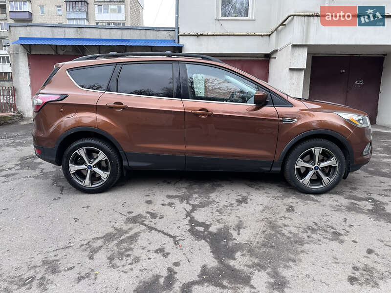 Позашляховик / Кросовер Ford Escape 2016 в Тернополі