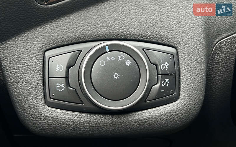 Позашляховик / Кросовер Ford Escape 2015 в Львові