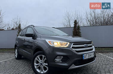 Позашляховик / Кросовер Ford Escape 2017 в Івано-Франківську
