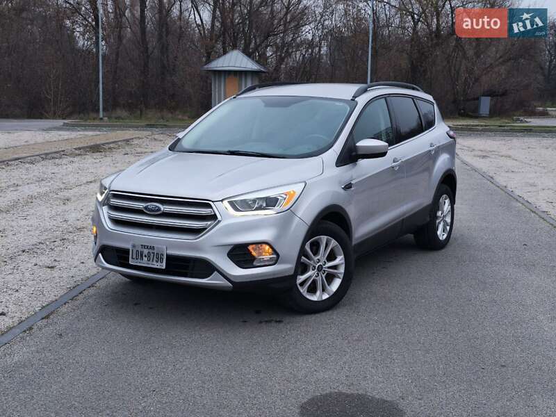 Позашляховик / Кросовер Ford Escape 2016 в Дніпрі фото Позашляховик / Кросовер Ford Escape 2016 в Дніпрі