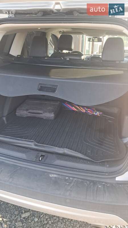 Внедорожник / Кроссовер Ford Escape 2015 в Нововолынске