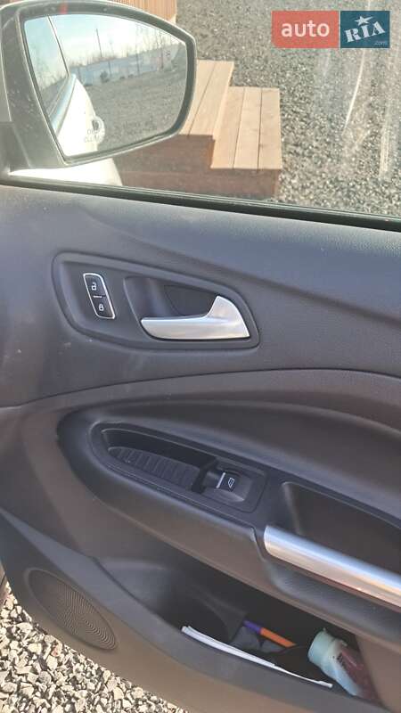 Внедорожник / Кроссовер Ford Escape 2015 в Нововолынске