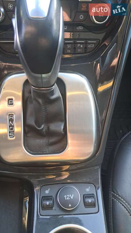 Внедорожник / Кроссовер Ford Escape 2015 в Нововолынске