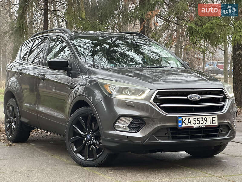 Внедорожник / Кроссовер Ford Escape 2017 в Киеве