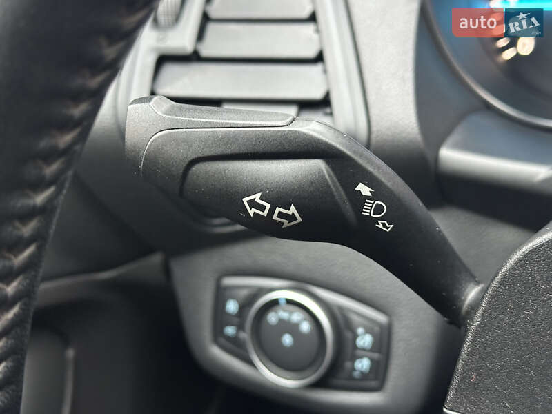 Внедорожник / Кроссовер Ford Escape 2017 в Киеве