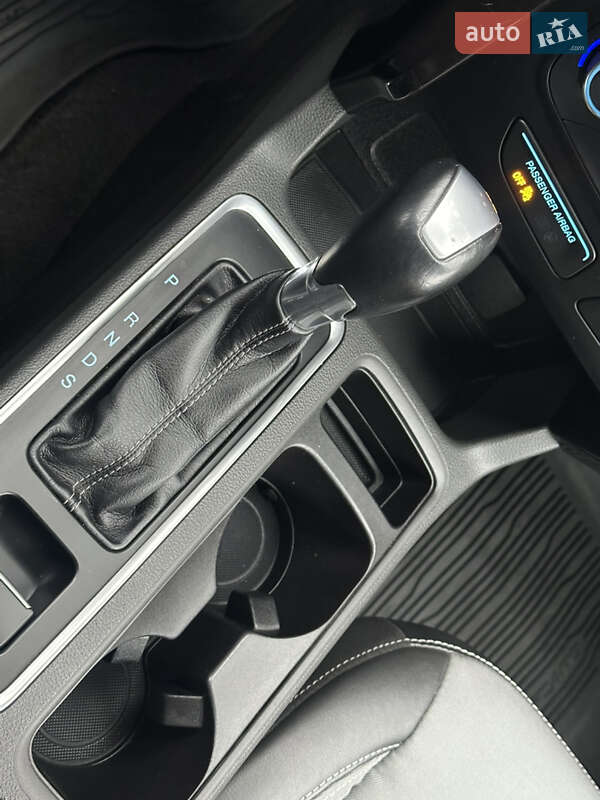 Внедорожник / Кроссовер Ford Escape 2017 в Киеве