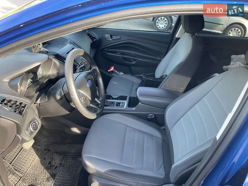 Внедорожник / Кроссовер Ford Escape 2016 в Ужгороде