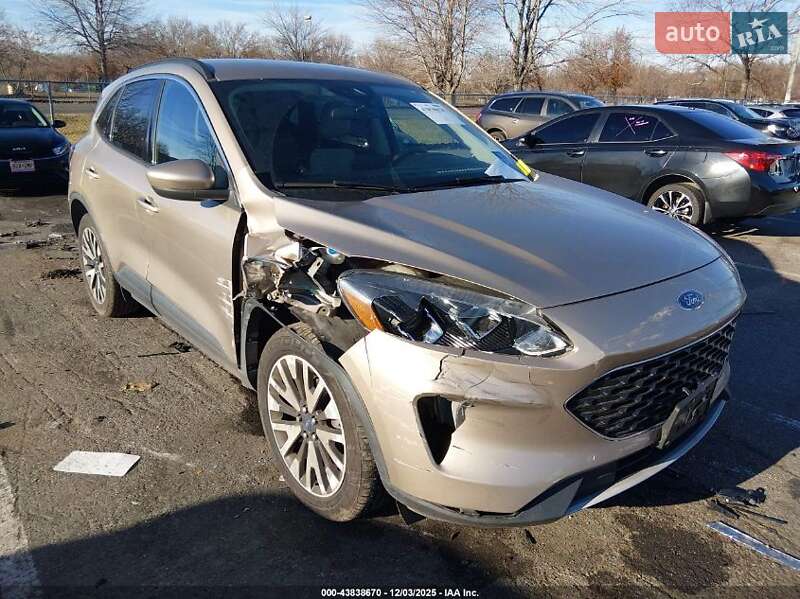 Внедорожник / Кроссовер Ford Escape 2020 в Киеве