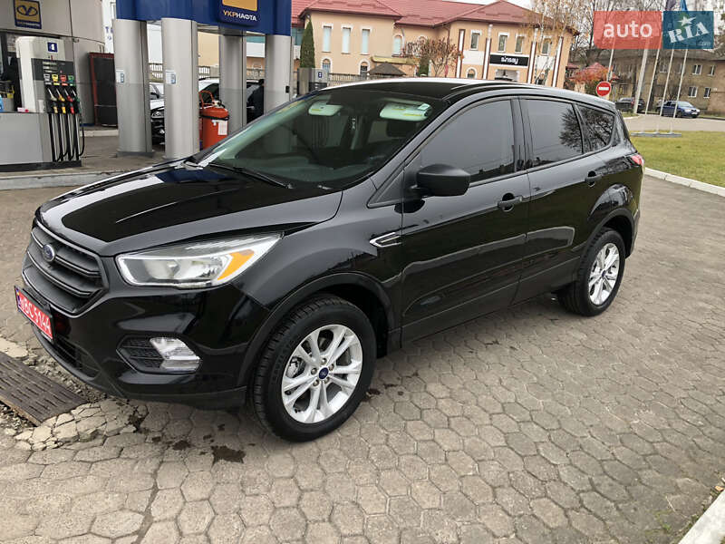 Позашляховик / Кросовер Ford Escape 2017 в Рівному