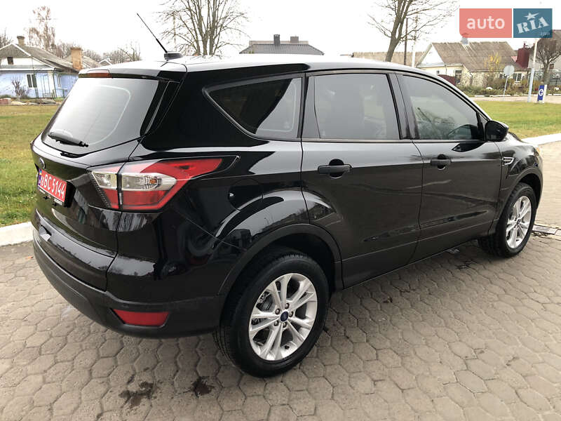 Позашляховик / Кросовер Ford Escape 2017 в Рівному