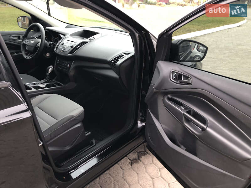 Позашляховик / Кросовер Ford Escape 2017 в Рівному