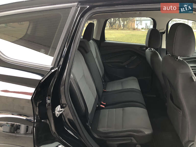 Позашляховик / Кросовер Ford Escape 2017 в Рівному