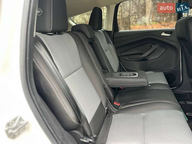 Внедорожник / Кроссовер Ford Escape 2019 в Черновцах