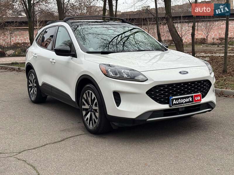 Позашляховик / Кросовер Ford Escape 2019 в Запоріжжі