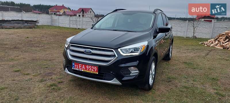 Внедорожник / Кроссовер Ford Escape 2017 в Дубно