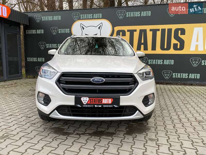 Внедорожник / Кроссовер Ford Escape 2017 в Хмельницком