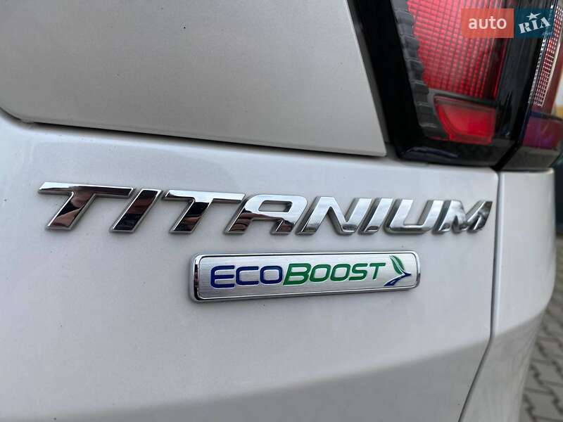 Внедорожник / Кроссовер Ford Escape 2017 в Хмельницком