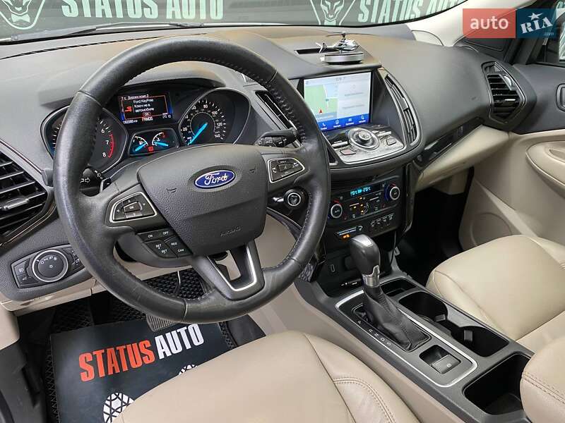 Внедорожник / Кроссовер Ford Escape 2017 в Хмельницком