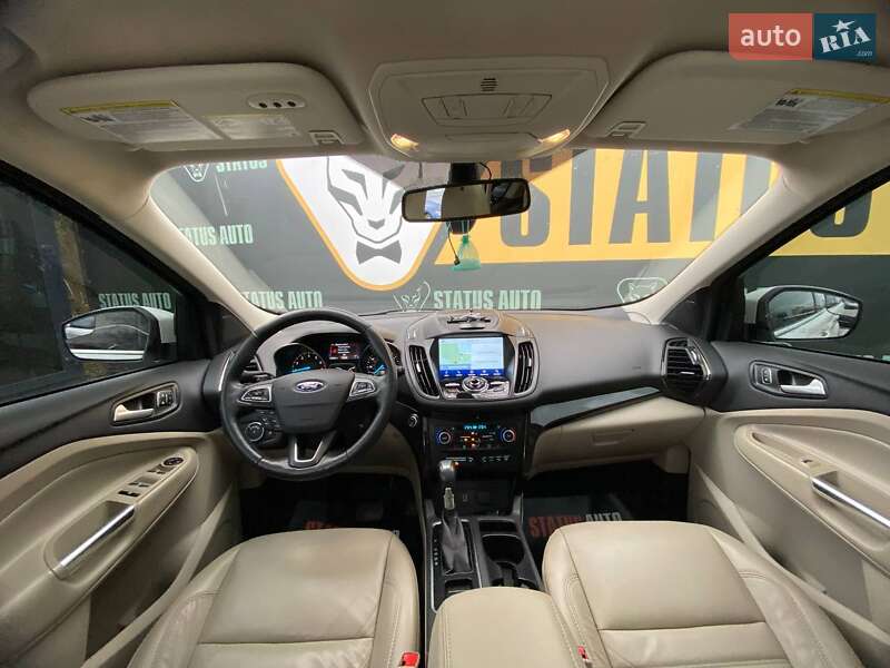 Внедорожник / Кроссовер Ford Escape 2017 в Хмельницком