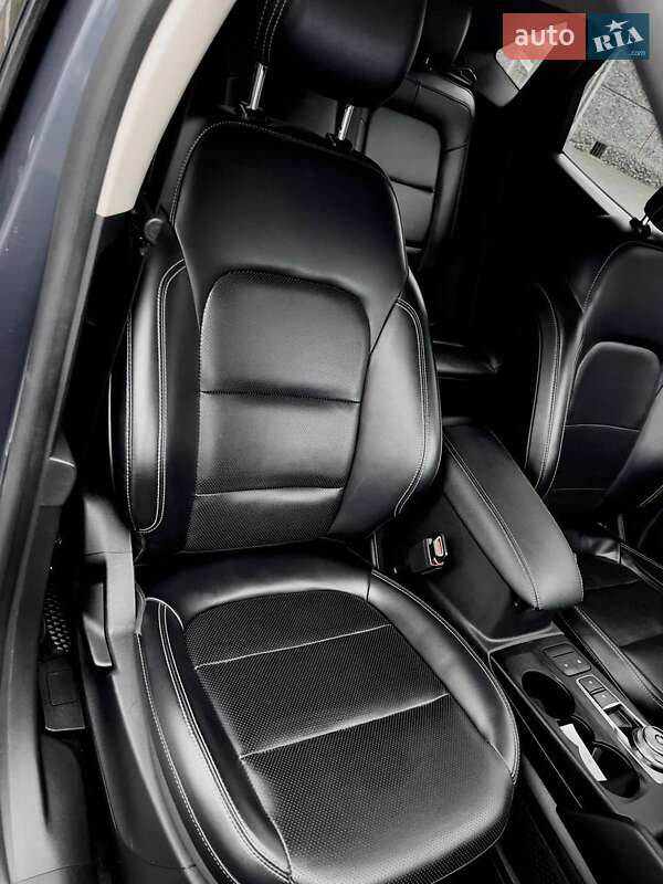 Позашляховик / Кросовер Ford Escape 2020 в Одесі