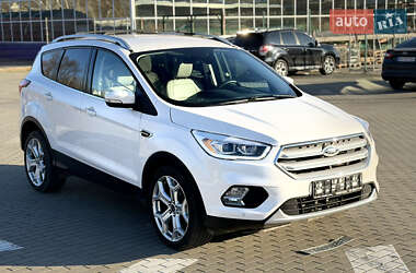 Внедорожник / Кроссовер Ford Escape 2019 в Сумах