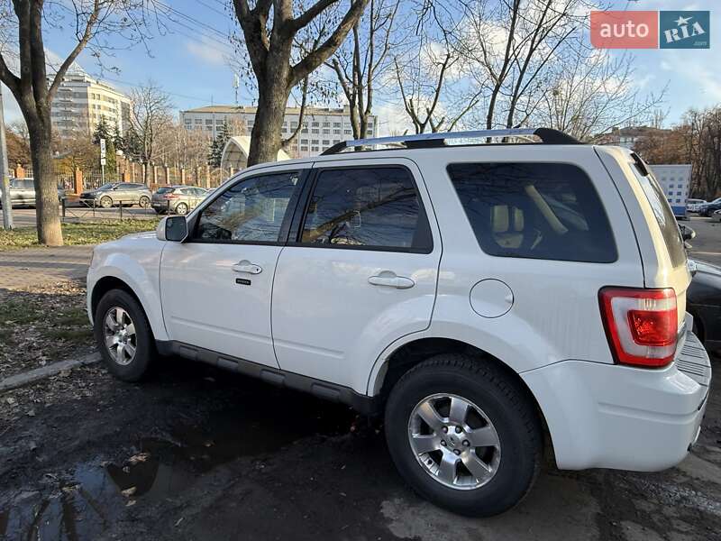 Внедорожник / Кроссовер Ford Escape 2012 в Киеве