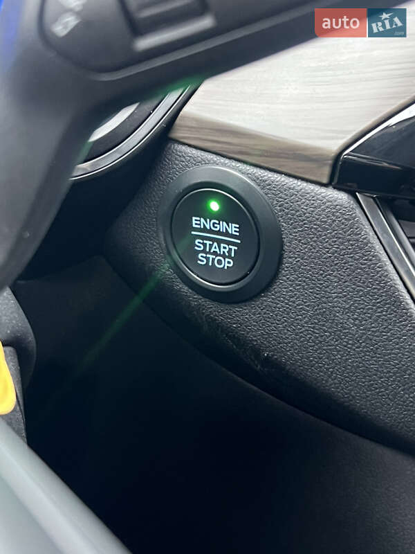 Внедорожник / Кроссовер Ford Escape 2020 в Одессе