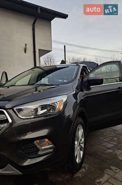 Внедорожник / Кроссовер Ford Escape 2018 в Черновцах