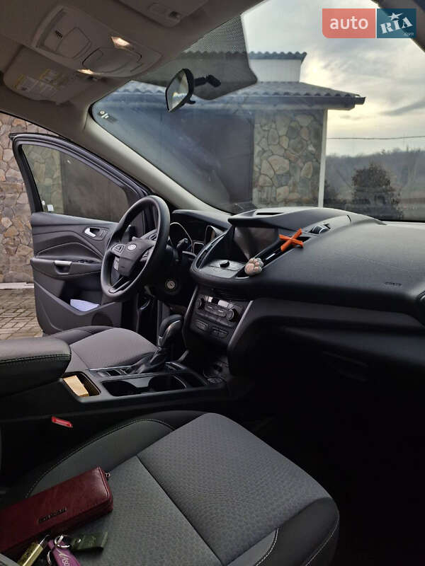 Позашляховик / Кросовер Ford Escape 2018 в Чернівцях