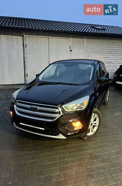 Внедорожник / Кроссовер Ford Escape 2017 в Львове