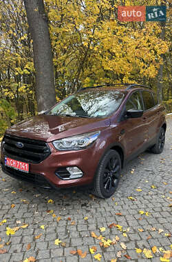 Внедорожник / Кроссовер Ford Escape 2018 в Черновцах