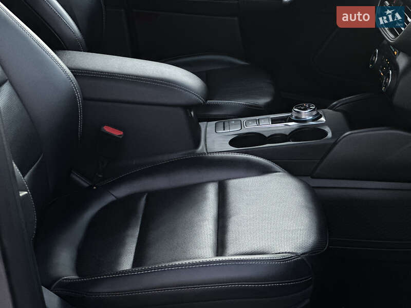 Позашляховик / Кросовер Ford Escape 2021 в Львові