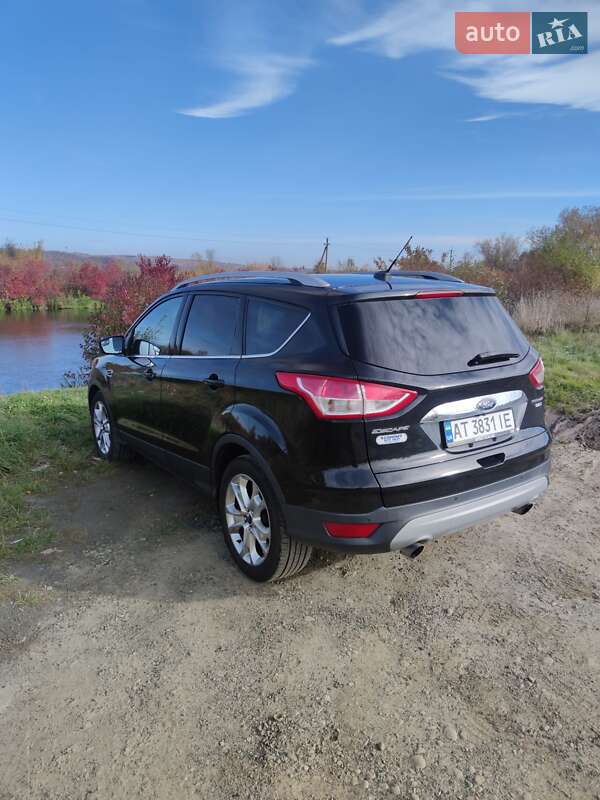 Внедорожник / Кроссовер Ford Escape 2015 в Бурштыне