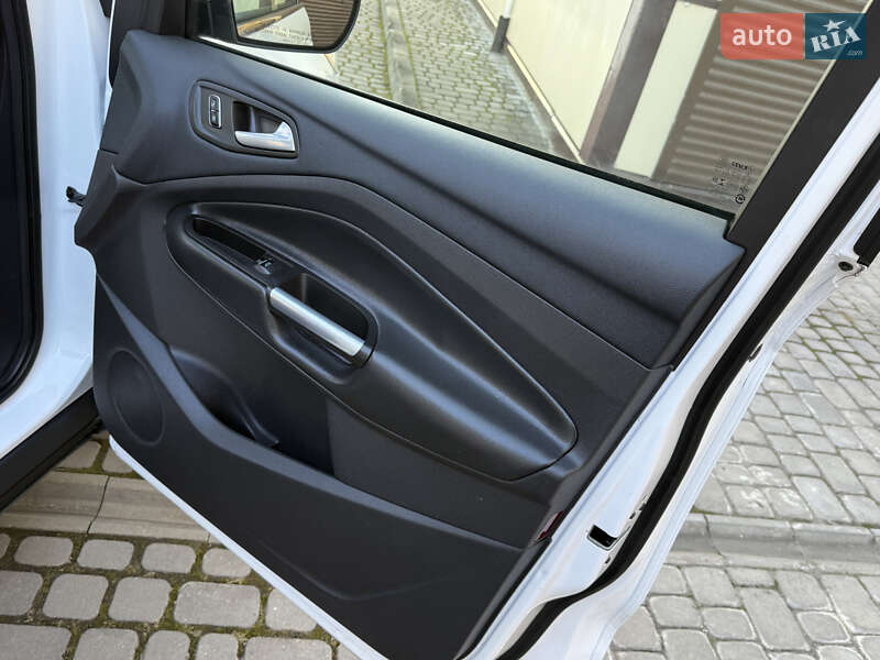 Внедорожник / Кроссовер Ford Escape 2016 в Дрогобыче фото 60 Внедорожник / Кроссовер Ford Escape 2016 в Дрогобыче