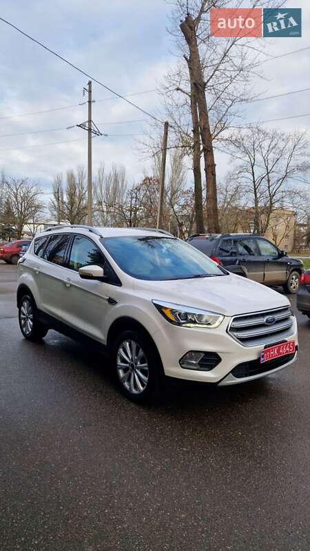Внедорожник / Кроссовер Ford Escape 2017 в Николаеве