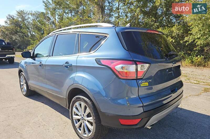 Внедорожник / Кроссовер Ford Escape 2018 в Ровно