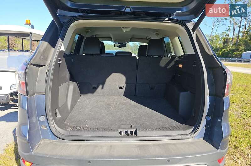 Внедорожник / Кроссовер Ford Escape 2018 в Ровно