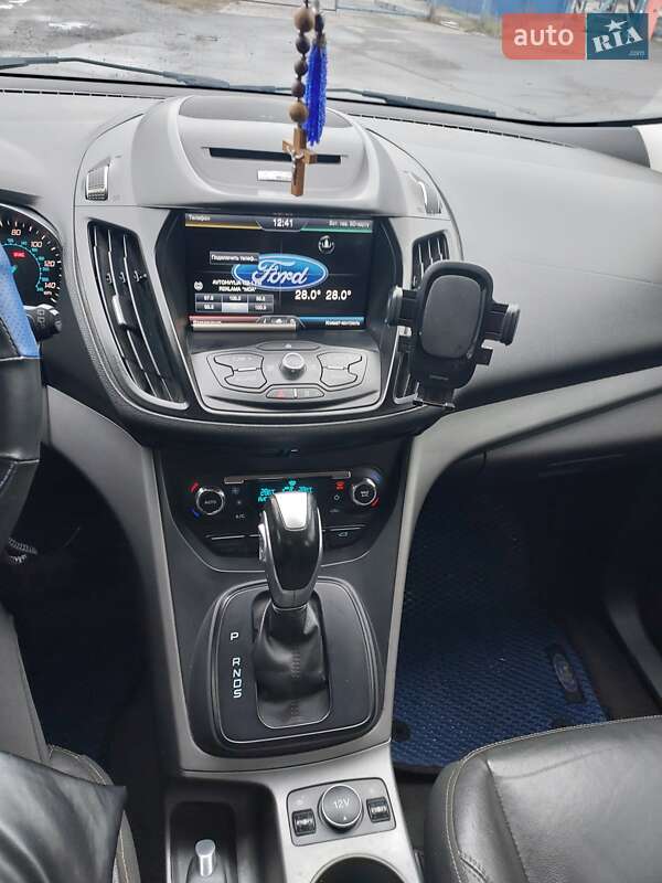 Внедорожник / Кроссовер Ford Escape 2014 в Горишних Плавнях