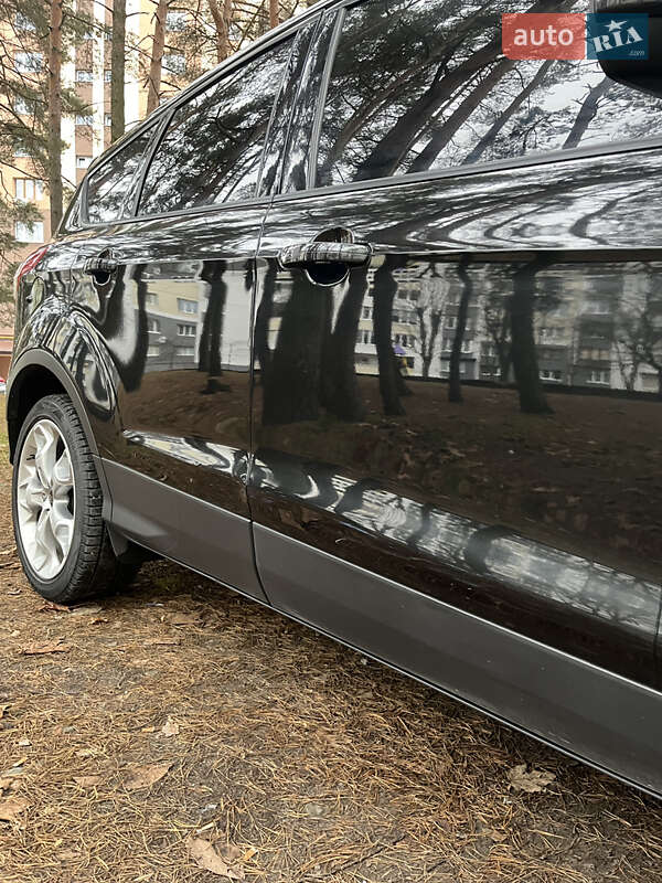 Внедорожник / Кроссовер Ford Escape 2014 в Новояворовске