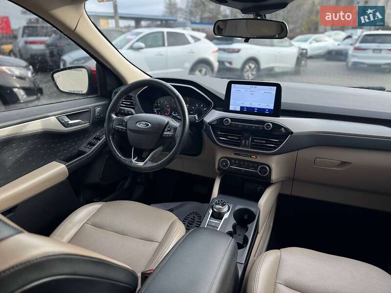 Внедорожник / Кроссовер Ford Escape 2020 в Луцке