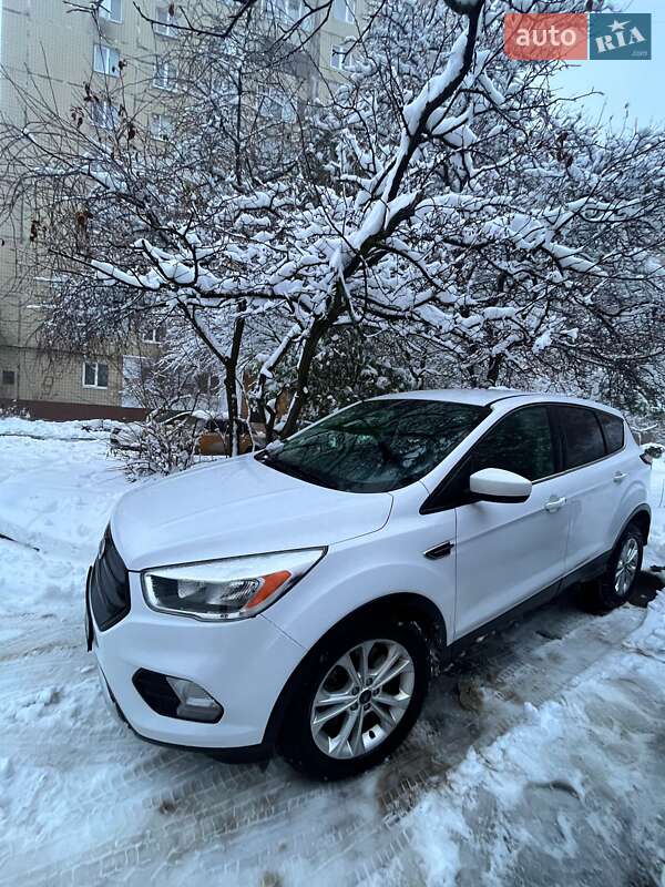 Внедорожник / Кроссовер Ford Escape 2017 в Львове