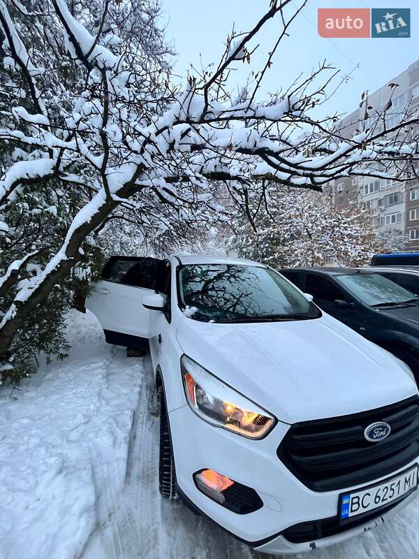 Внедорожник / Кроссовер Ford Escape 2017 в Львове