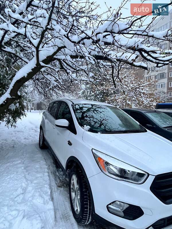 Внедорожник / Кроссовер Ford Escape 2017 в Львове