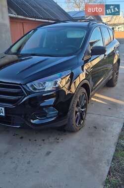 Внедорожник / Кроссовер Ford Escape 2018 в Снятине