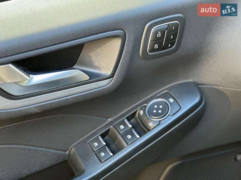 Внедорожник / Кроссовер Ford Escape 2023 в Одессе