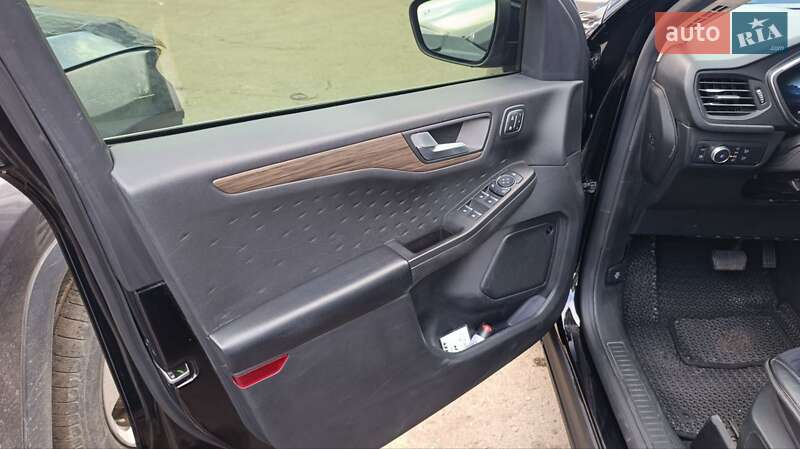 Внедорожник / Кроссовер Ford Escape 2020 в Одессе