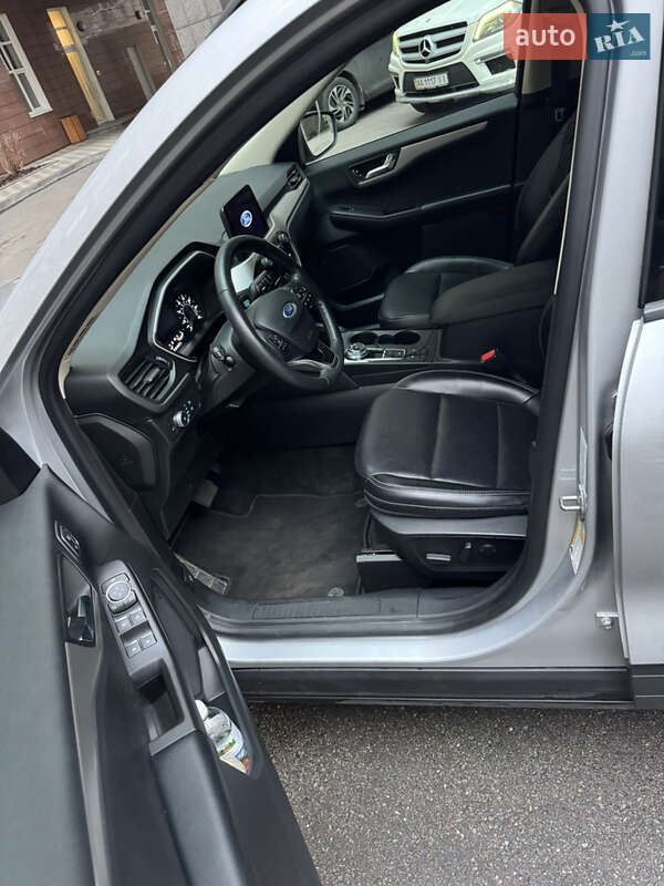 Внедорожник / Кроссовер Ford Escape 2019 в Киеве