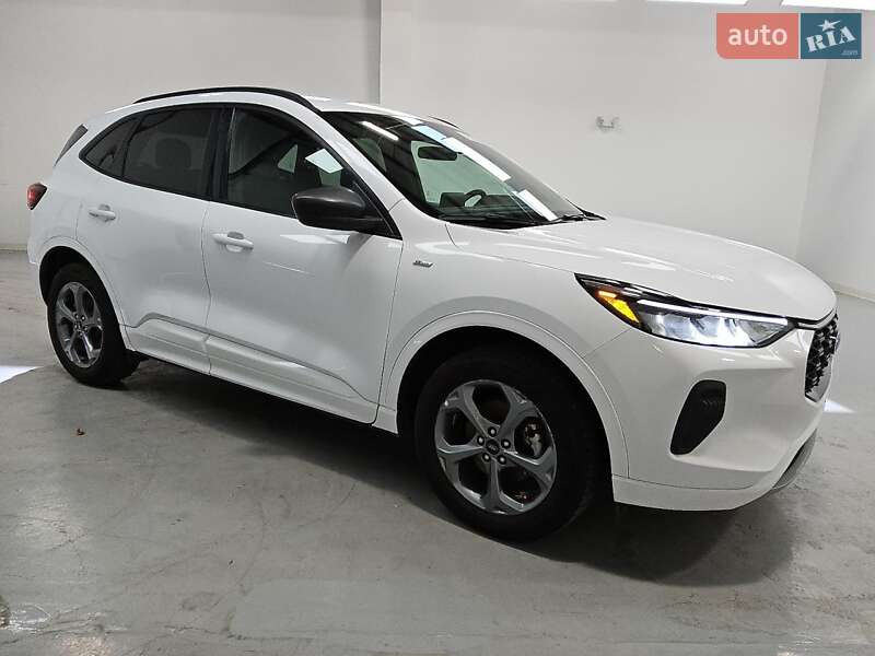 Внедорожник / Кроссовер Ford Escape 2023 в Киеве